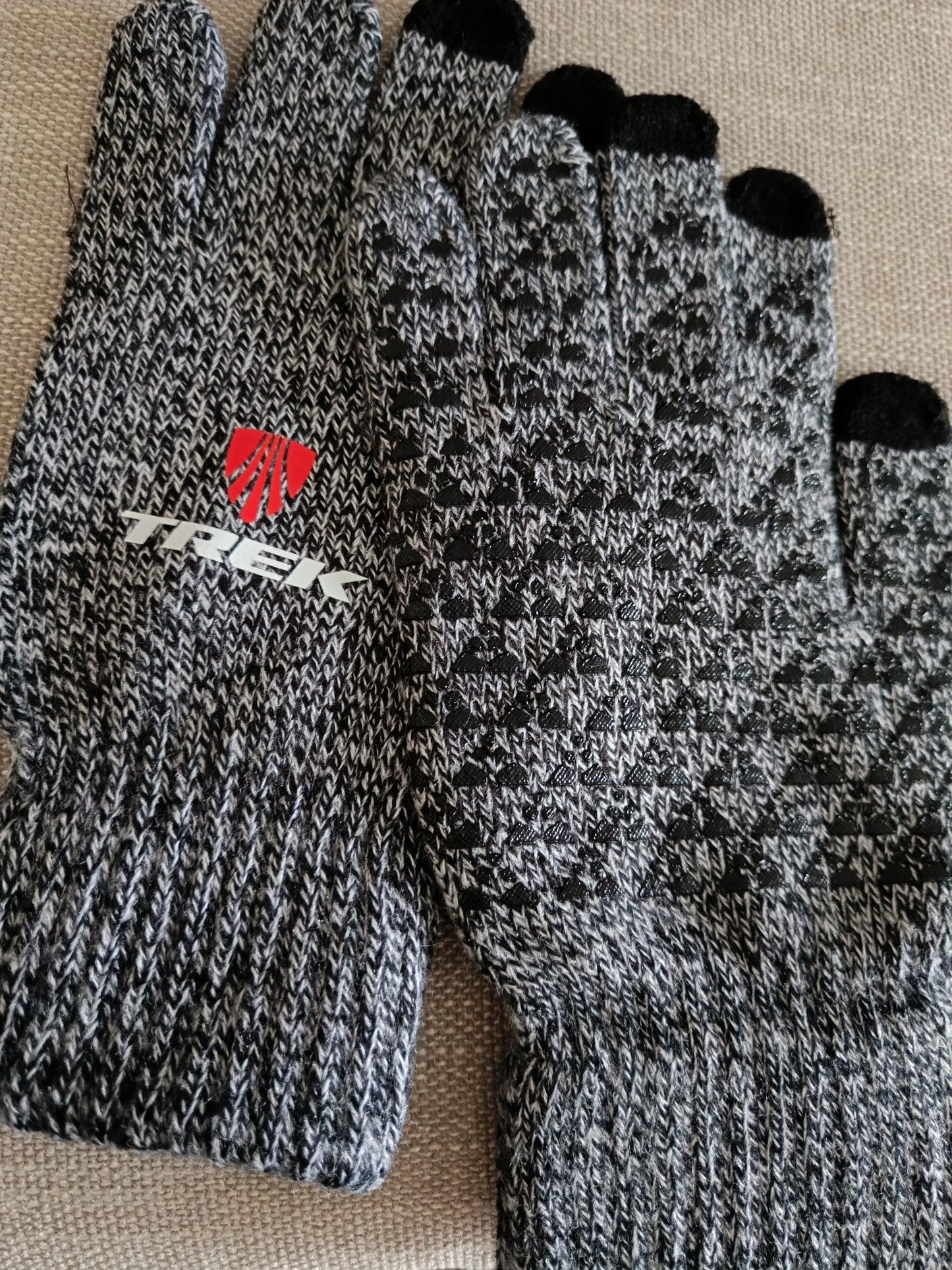 Trek winter warm cycling/running gloves
