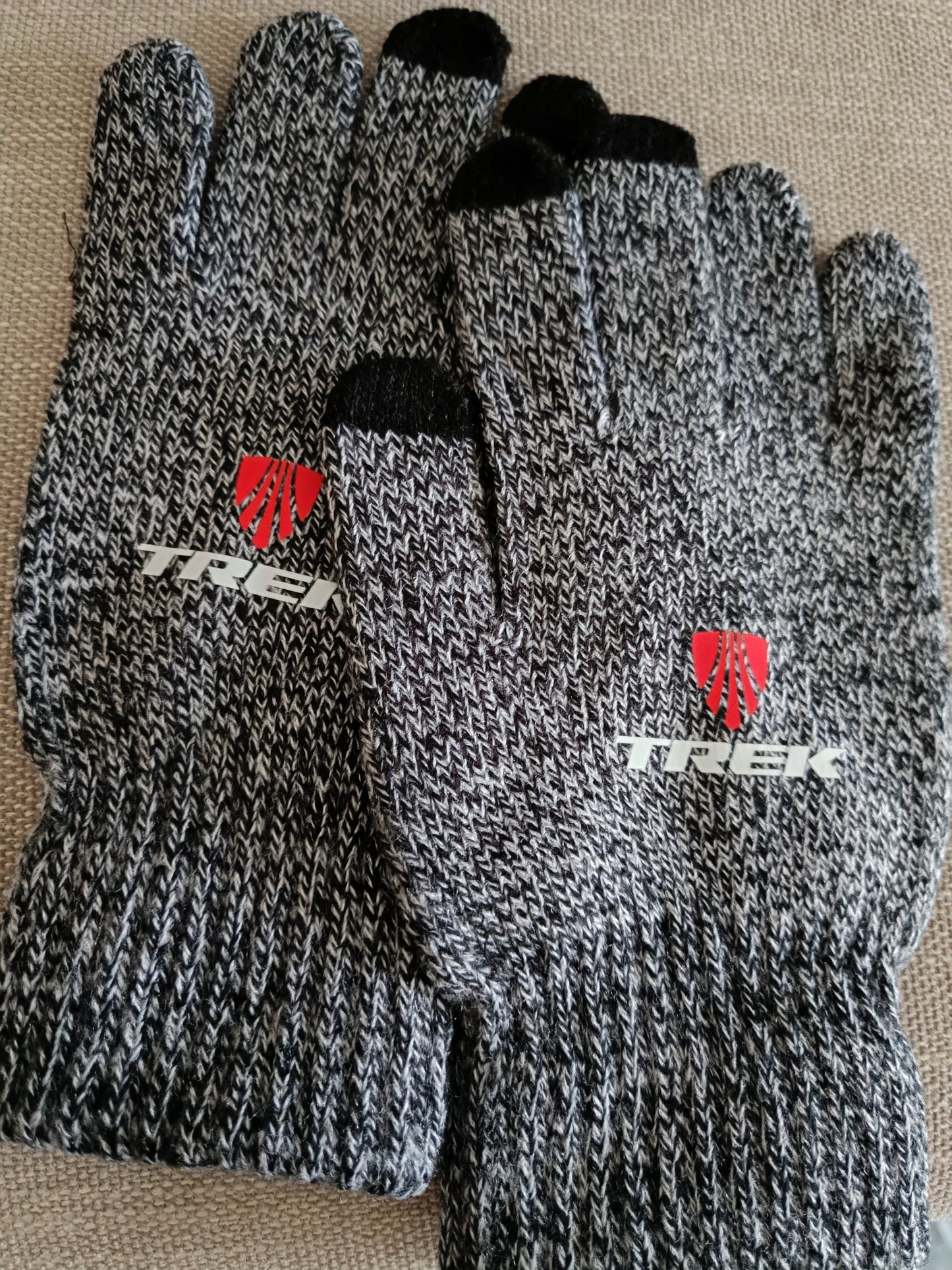 Trek winter warm cycling/running gloves